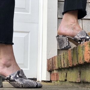 J. Crew Leather Snakeskin Block Heel Almond Toe Mules Shoes Sz. 8.5 Excellent
